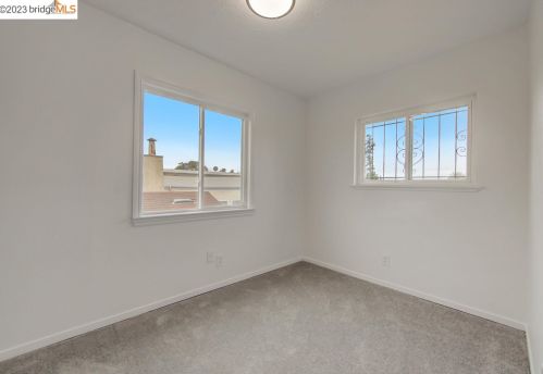 1136 92 Ave, Oakland CA 94603-1358 exterior