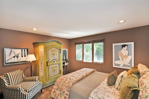 19 Montrose Pl, Huntington Station NY 11747-3403 exterior