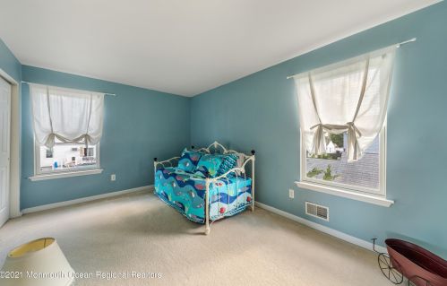 11 Vanard Dr, Bricktown NJ  08723-7426 exterior