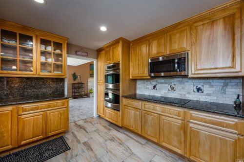 858 Sanel Dr, Ukiah CA  95482-9604 exterior