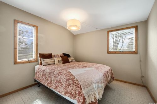 7 Newbrook Ln, Elwood NY  11731-5230 exterior