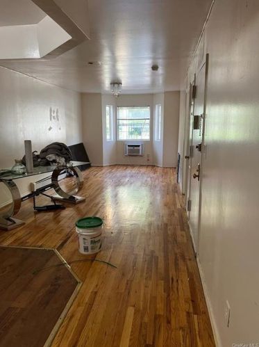 2745 Kingsbridge Ter, Bronx NY  10463-7426 exterior