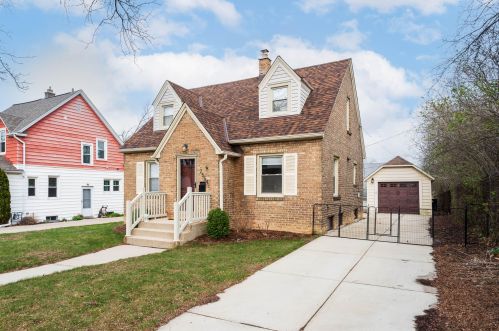 2554 75th St, Milwaukee WI 53214-3019 exterior