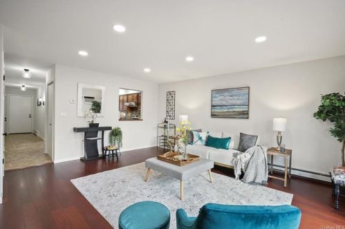 57 Hudson View Hl, Crotonville NY  10562-3329 exterior