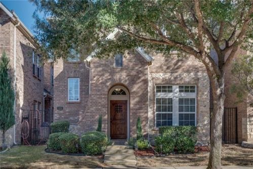 225 Buckingham Ave, Euless, TX 76040-3208