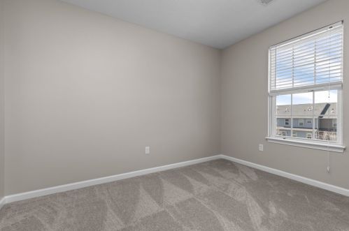 1948 Georgetown Dr, Sewickley PA  15143-1566 exterior
