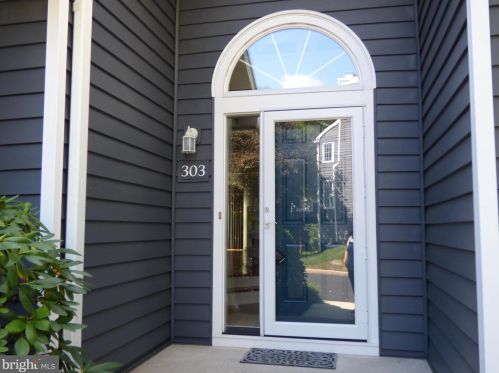 303 Whistling Swan Ln, Downingtown, PA 19335-4506