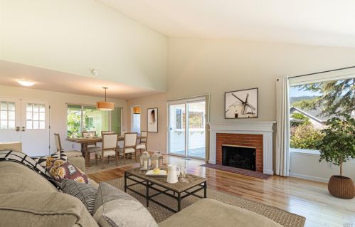 2 Valley Oaks Ln, Santa Rosa CA  95409-6234 exterior