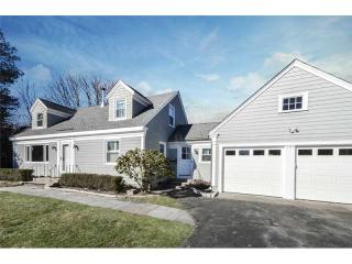 222 Nayatt Rd, Barrington, RI 02806-3302