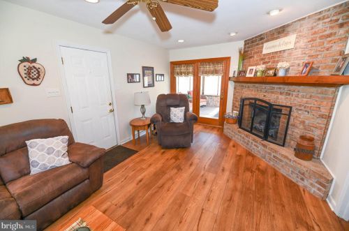 17 Briarwood Rd, Shrewsbury PA  17361-1801 exterior