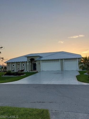 1510 20th Ct, Cape Coral, FL 33990-3824