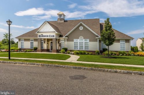 119 Nathan Dr, Riverton NJ  08077 exterior