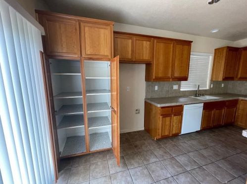 416 San Fernando Ct, Los Banos CA  93635-6451 exterior