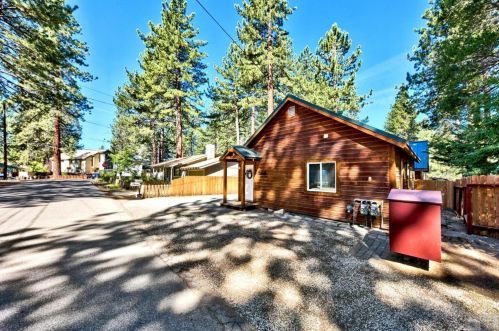 2487 Knox Ave, South Lake Tahoe, CA 96150-7654