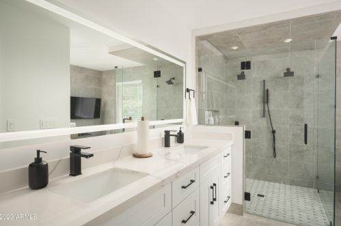 5015 Paradise Ln, Scottsdale AZ  85254-1045 exterior