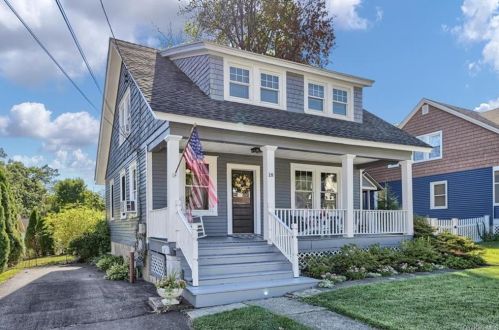 18 Chestnut St, Cornwall, NY 12518-1408