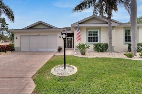 2206 Mayfield Palms Ln, Ruskin, FL 33573-8034
