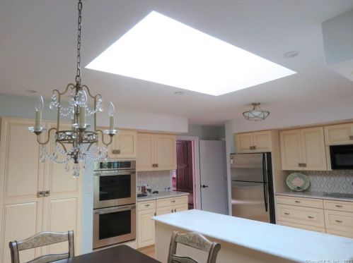 28 Alison Ave, Wallingford, CT 06492-3302