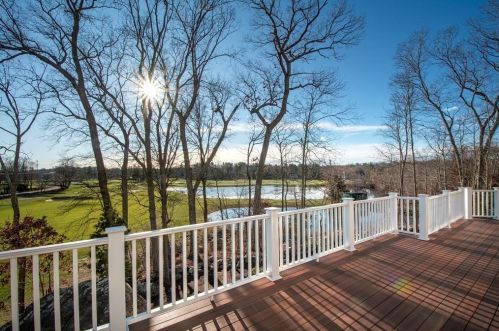 240 Cedar St, Cohasset, MA 02025-1229