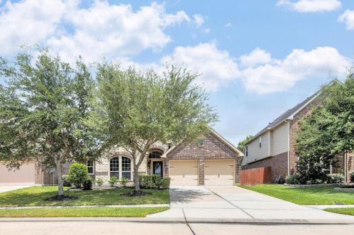 2907 Meadows Pond Ln, Pearland, TX 77584-3479
