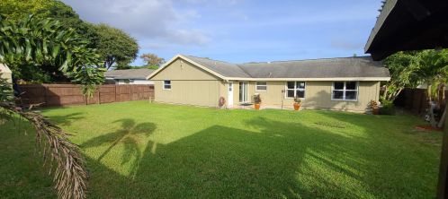 2541 Canterbury Dr, West Palm Beach, FL 33407-1315