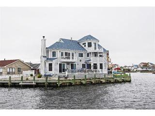257 Fernwood Dr, Berkeley Township, NJ 08721-3115