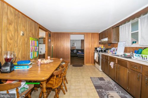 7 2nd St, Highspire PA  17034-1001 exterior