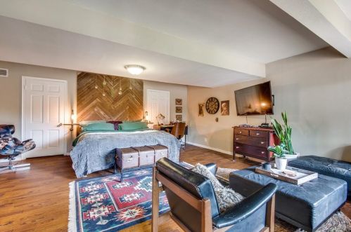 2518 Bridal Wreath Ln, Dallas TX  75233-3304 exterior