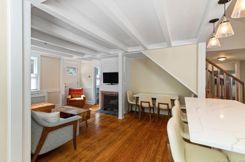 99 Book Hill Rd, Essex CT  06426-1322 exterior