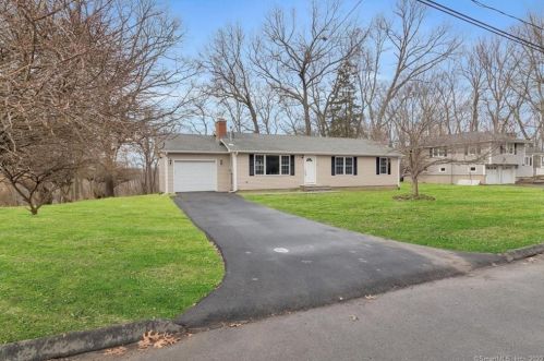 19 Mountain View Dr, Waterbury, CT 06706-2825