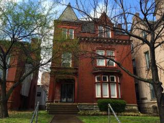 1110 3rd St, Louisville, KY 40203-2902