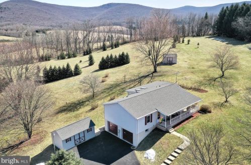 524 Coal Mountain Rd, Molino, PA 17961-9121