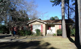 419 Southwick Dr, Fayetteville NC  28303-2683 exterior