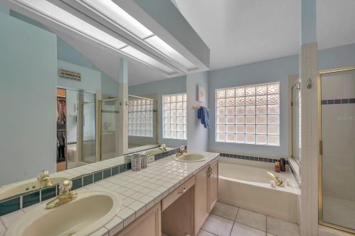 18914 Place Marquette, Lutz FL  33558-5312 exterior