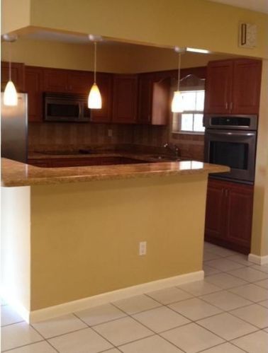 8841 14th St, Hollywood FL  33024-4722 exterior