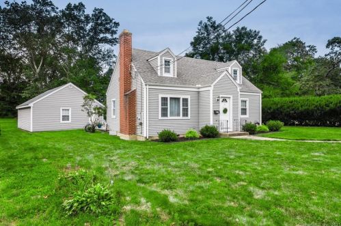 857 Matianuck Ave, Windsor, CT 06095-3556