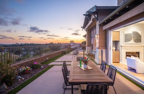 1355 Ravean Ct, Encinitas CA  92024-6204 exterior