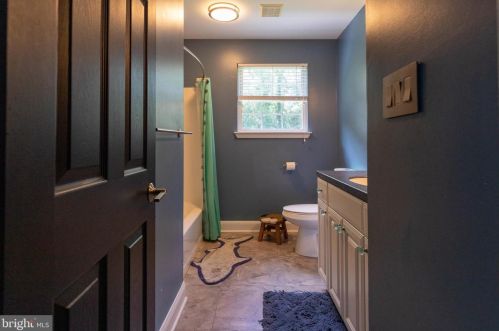 20 Kings Ct, Swedesboro NJ  08085-5033 exterior