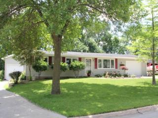 828 N Ave, Nevada IA  50201-1349 exterior