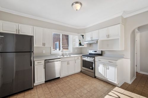 111 Warren Dr, New Kensington PA  15068-5256 exterior