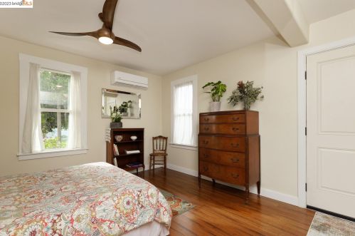 2509 Filbert St, Oakland CA 94607-2920 exterior