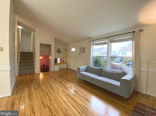 127 Independence Dr, Yardley PA 19067-4912 exterior