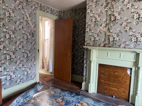 821 10th Ave, Whitaker PA  15120-1924 exterior