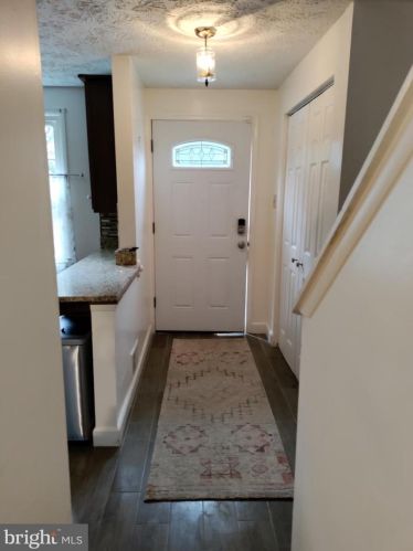 8454 Rocky Knob Ct, Lorton, VA 22079-3030