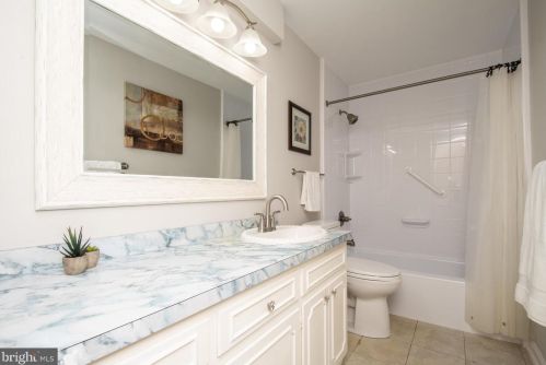 20557 Gleedsville Rd, Leesburg VA 20175-6532 exterior