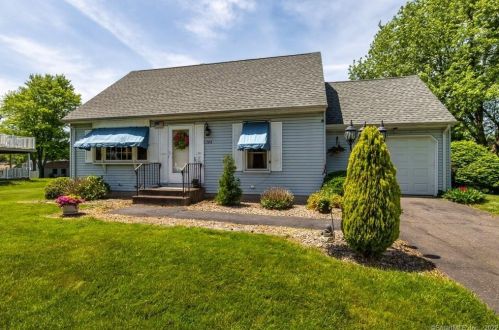 306 Deerfield Dr, Kensington, CT 06037-3055
