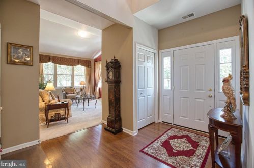 2 Fallview Ct, Trenton, NJ 08690-3216