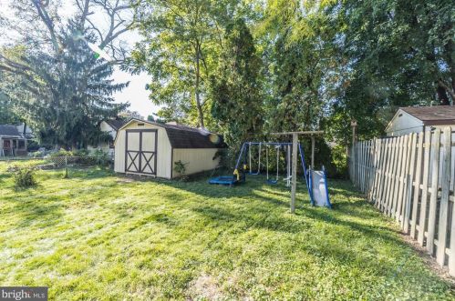 415 Jefferson Ave, Downingtown PA 19335-3025 exterior