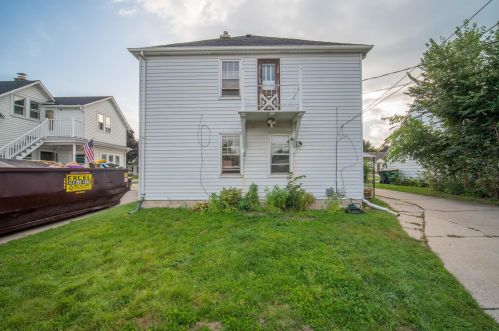 742 2nd Ave, West Bend, WI 53095-4016