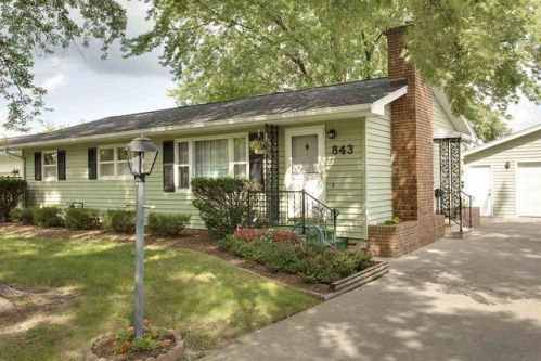 843 Rose Ln, Waterloo, IA 50702-4636